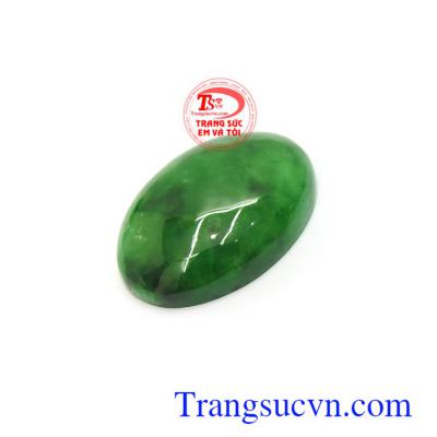 Ngoài ra, đeo vòng tay ngọc cẩm thạch còn giúp xua tan sự phiền muộn trong cuộc sống, mang lại bình an và tài lộc cho người đeo