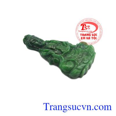 Theo các nhà dược lý học Trung Quốc và Tây Tạng cho rằng, cẩm thạch có khả năng làm cân bằng năng lượng sinh học của con người,