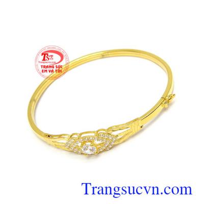 Vòng tay vàng 10k sang trọng, thời trang, là món quà ý nghĩa dành tặng người yêu thương