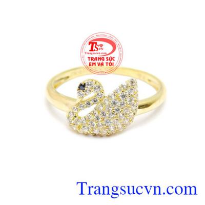 Đây là dòng sản phẩm thuộc bộ sưu tập trang sức thiên nga được nữ diễn viên Park Shin Hye cực ưu ái với vẻ đẹp mong manh và thanh tú