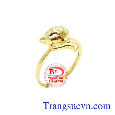 Nhẫn nữ hồ ly quyến rũ được chế tác từ vàng 10k, chạm khắc tinh tế với thiết kế hồ ly sắc sảo