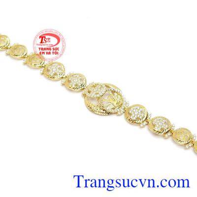 Sản phẩm mang nét quý phái và sang trọng làm tôn lên vẻ đẹp của phái nữ
