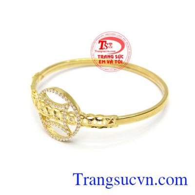 Sản phẩm toát lên vẻ hiện đại của một quý cô sành điệu, hợp thời trang.