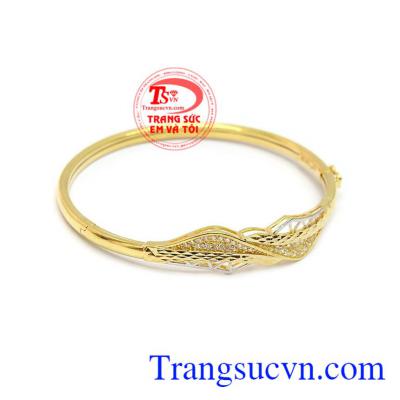 được chế tác tinh xảo, sắc nét.