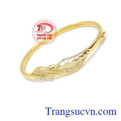 Vòng tay nữ 10k hiện đang được phái đẹp yêu thích mang lại vẻ sang trọng, quý phái cho người sở hữu.