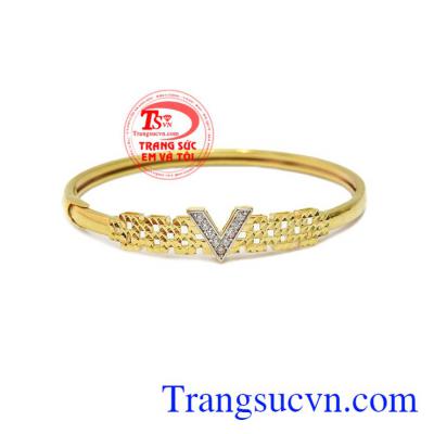 Vòng tay chữ V vàng 10k được chế tạo tinh xảo,