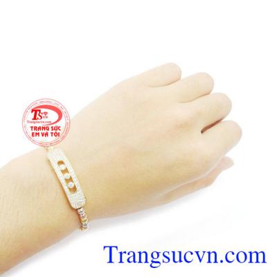 Trang sức Em và Tôi giao hàng trên toàn quốc.