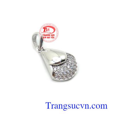 Mặt dây Korea vàng trắng xinh xắn phù hợp nhiều loại dây chuyền khác nhau, mang lại nét trẻ trung, xinh xắn và thời trang cho phái đẹp