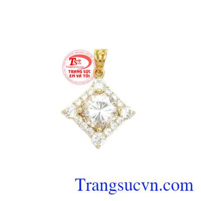 Mặt dây quý phái vàng 10k là sản phẩm được chế tác theo công nghệ của Hàn Quốc