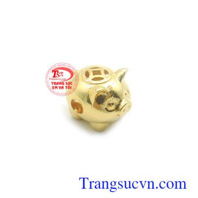 Mặt dây chế tác  tinh xảo, sắc nét, phù hợp thị hiếu phái đẹp
