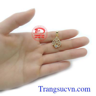 Mặt dây chuyền nữ vàng quý phái dễ kết hợp cùng nhiều kiểu dây chuyền vàng