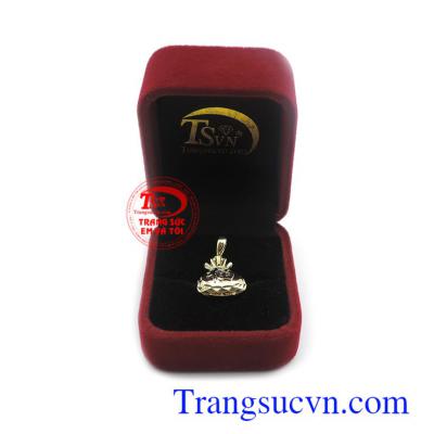 Mặt dây chuyền nữ vàng quý phái dễ kết hợp cùng nhiều kiểu dây chuyền vàng