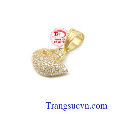 Mặt dây nữ thiên nga quý phái là món quà ý nghĩa cho người yêu thương