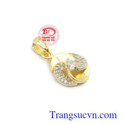 Mặt dây nữ vàng 10k thời thượng mang lại nét trẻ trung, sang trọng và thời trang, là món quà tặng tuyệt vời trong những dịp ý nghĩa