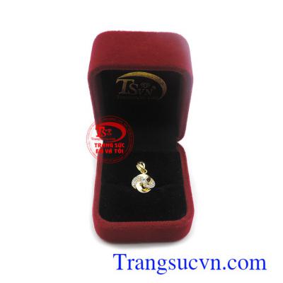 Mặt dây chuyền nữ vàng quý phái dễ kết hợp cùng nhiều kiểu dây chuyền vàng