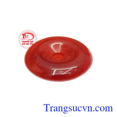 Sản phẩm chế tác đơn giản và gọn nhẹ, thích hợp làm mặt dây bọc vàng hoặc bọc bạc.