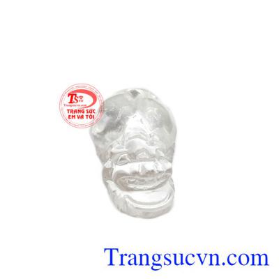 Tỳ hưu thạch anh trắng mệnh kim thích hợp làm mặt dây hoặc mặt nhẫn. 