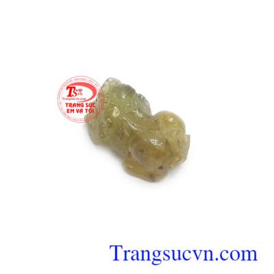 Tỳ hưu Sapphire thiên nhiên đẹp với Tỳ hưu là linh vật được ưa chuộng bậc nhất trong phong thủy, có khả năng chiêu tài lộc, may mắn và bình an cho người đeo