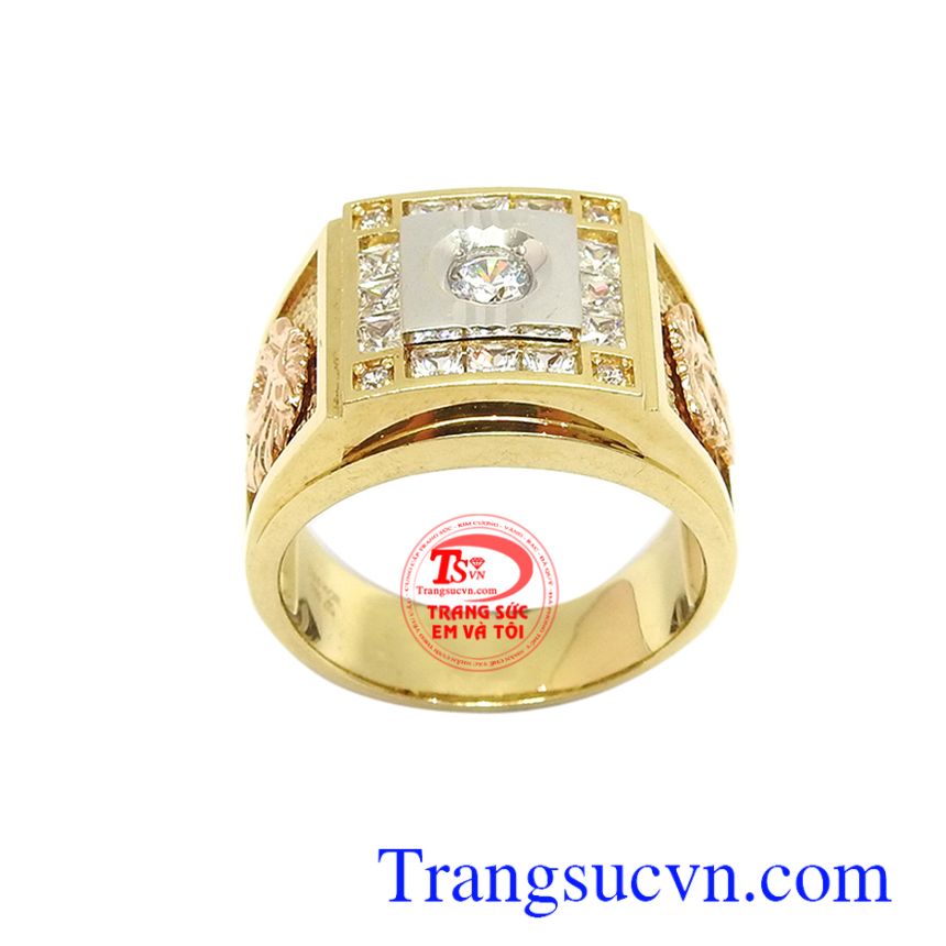 Nhẫn nam vàng 18k đẳng cấp với đường nét tinh xảo, sắc nét, mang lại nét thời trang, sang trọng và mạnh mẽ, là dòng sản phẩm rất được phái mạnh ưa chuộng