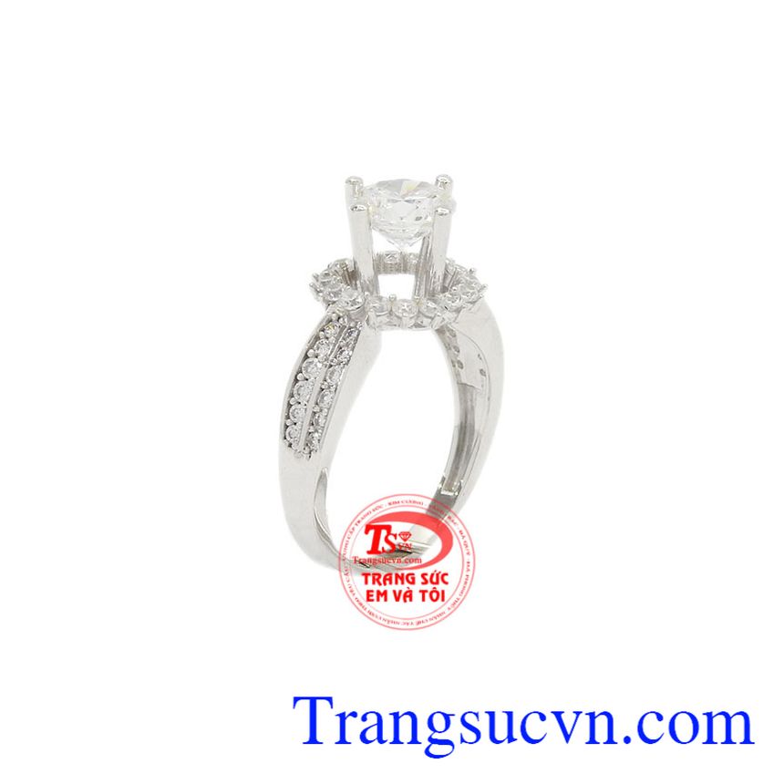 Nhẫn nữ vàng trắng cá tính là sản phẩm được chế tác từ vàng 10k được nhập khẩu Korea