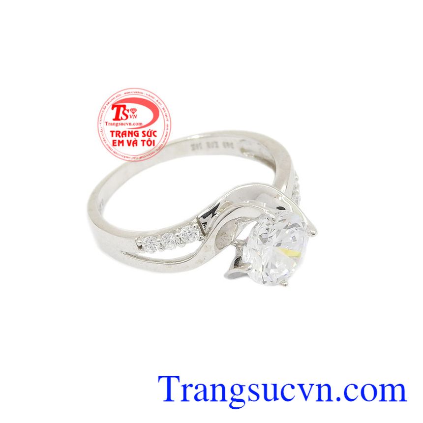 Nhẫn nữ vàng trắng Korea đẹp thể hiện vẻ nữ tính, hiện đại cho phái đẹp.