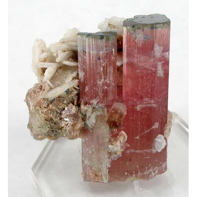 Độ cứng của Tourmaline , là từ 7 cho tới 7 ½, cao hơn một chút so với quartz (thạch anh). Tuy nhiên, khi Tourmaline được đặt trong máy rửa (máy đánh bóng) bằng sóng âm, độ rung của máy có thể gây nên những vết nứt vỡ nhỏ trong viên đá, nên cần chú ý điều 