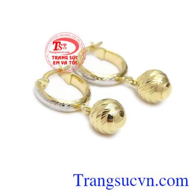 Sản phẩm hoa tai vàng tiểu thư đường nét tinh tế và vô cùng bắt mắt, tạo điểm nhấn cho trên gương mặt bạn