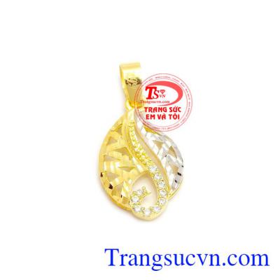 Mặt dây nữ kiêu sa được chế tác vàng 10k