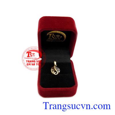  Mặt dây nữ kiêu sa hợp với nhiều kiểu dáng dây chuyền khác nhau tùy sở thích và cá tính mỗi người