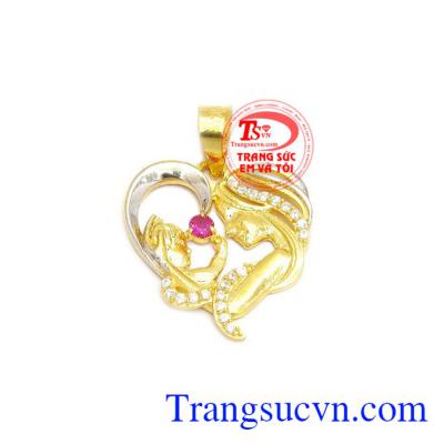 Mặt dây mẫu tử được chế tác từ vàng 10k