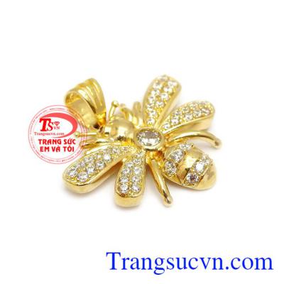 Sản phẩm được thiết kế từ ý tưởng loài ong chúa đầy tham vọng và hoài bão