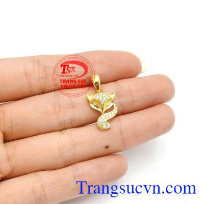 Mặt dây hồ ly giúp thu hút người khác giới, tạo vẻ cuốn hút quyến rũ ma thuật khiến người đối diện phải chú ý