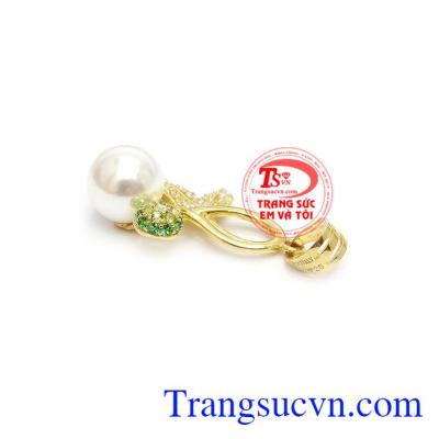 Sản phẩm mặt dây vàng ngọc trai có thể kết hợp với nhiều loại  dây chuyền