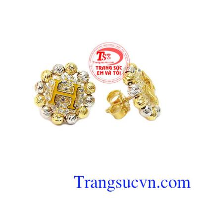 có thể kết hợp với nhiều trang phục.