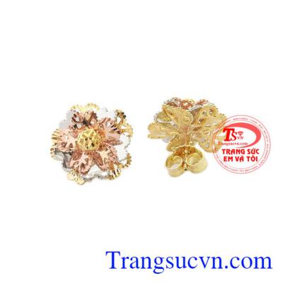 Hoa tai bông hoa vàng 10k là sản phẩm được chế tác theo công nghệ Italy mang nét quý phái, sản phẩm tôn lên vẻ đẹp của phái nữ