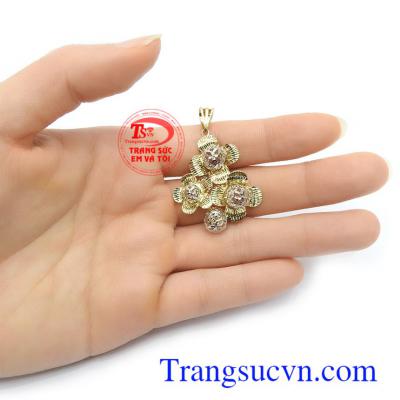 mặt dây vàng tây 10k là món quà ý nghĩa dành tặng người bạn yêu thương