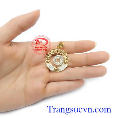 Mặt dây vàng tây là món quà tuyệt vời dành tặng người bạn yêu thương