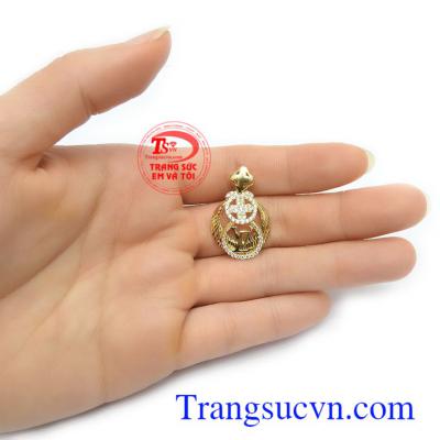 Mặt dây vàng tây 10k là món quà ý nghĩa dành tặng người bạn yêu thương