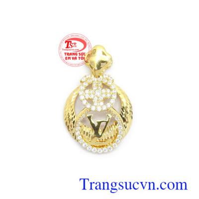 Mặt dây nữ hoàng đẳng cấp được chế tác bằng công nghệ 3D tiên tiến, sản phẩm tinh xảo, sắc nét