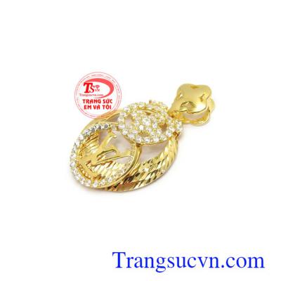 Mặt dây vàng 10k chế tác công nghệ cao, phù hợp nhiều loại dây chuyền khác nhau