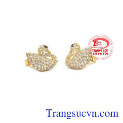 Hoa tai thiên nga phù hợp với những cô gái thích sự đơn giản nhưng cũng mang đầy vẻ dễ thương.