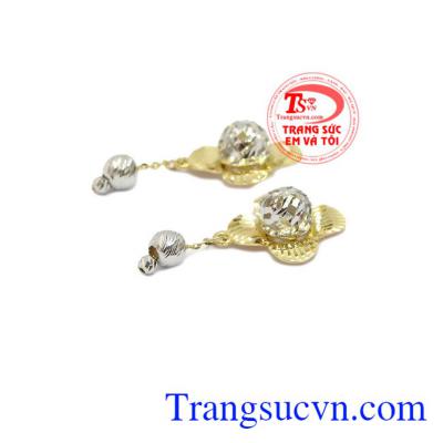 cũng chính vì vậy hoa tai thanh lịch hiện đang được nhiều phái đẹp ưu chuộng.