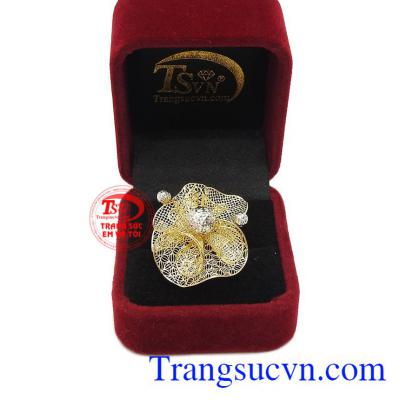 Trang sức Em và Tôi nhận đặt hàng thiết kế theo sở thích của mỗi người.