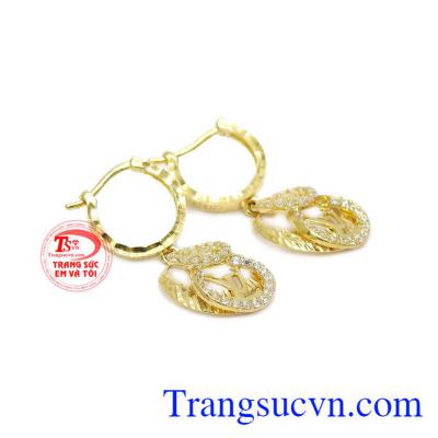 làm tôn lên vẻ thanh lịch, quý phái của người đeo.