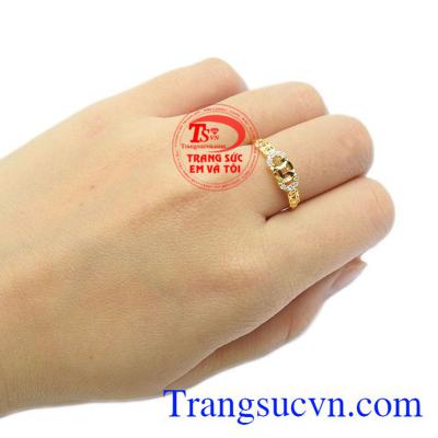 Trang sức Em và Tôi nhận đặt hàng thiết kế theo yêu cầu của khách hàng.