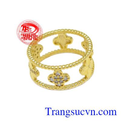 Sản phẩm phù hợp với nhiều kiểu trang phục, dễ phối đồ.