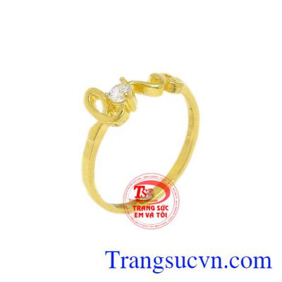 Nhẫn vàng chữ Love là sản phẩm được chế tác với đường nét tinh xảo,