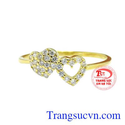 Nhẫn vàng trái tim đôi được chế tác công nghệ cao, đường nét sắc xảo, tinh tế,
