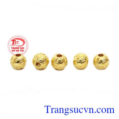 Mặt dây chuyền charm vàng