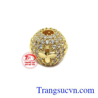 Mặt dây chuyền charm vàng đẹp là sản phẩm mặt dây chuyền vàng tây đẹp, được thiết kế tinh tế, sang trọng